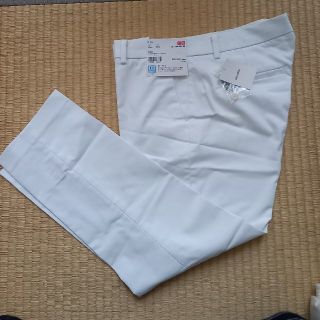 ユニクロ(UNIQLO)の【新品】ユニクロ★ストレッチクロップドパンツ  レディースW67(クロップドパンツ)