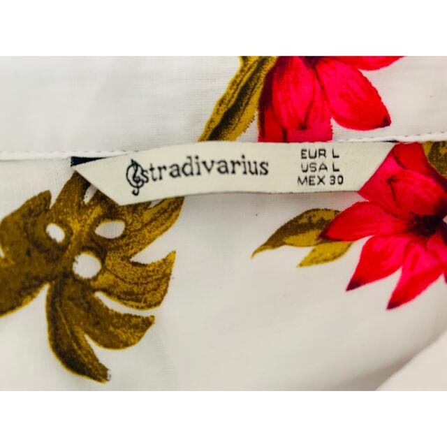 ZARA(ザラ)のZARA ザラ　stradivarius 花柄　トップス　ノースリーブ　人気 レディースのトップス(シャツ/ブラウス(半袖/袖なし))の商品写真