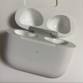 AirPods 第3世代　純正品充電器のみ　アップル本物です