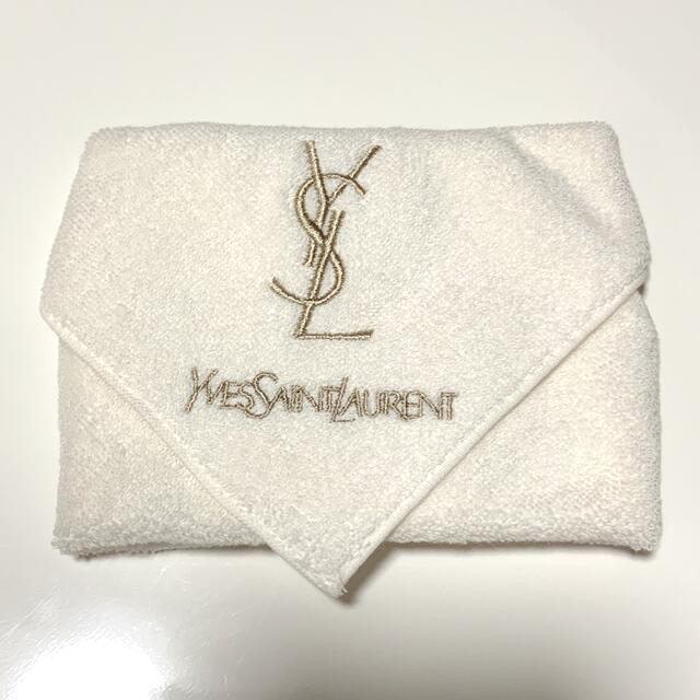 Yves Saint Laurent Beaute(イヴサンローランボーテ)の専用❣️イブ.サンローランタオルハンカチ インテリア/住まい/日用品の日用品/生活雑貨/旅行(タオル/バス用品)の商品写真