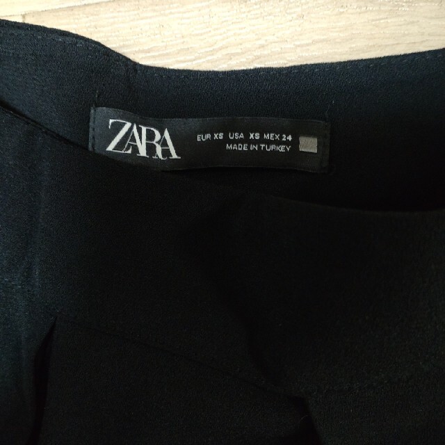 ZARA(ザラ)のZARA ショートパンツ　黒 レディースのパンツ(ショートパンツ)の商品写真