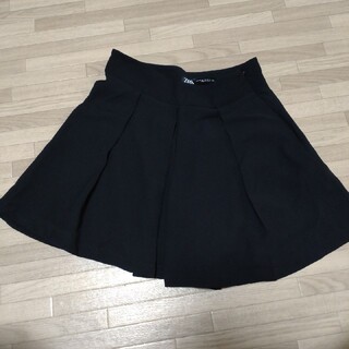 ザラ(ZARA)のZARA ショートパンツ　黒(ショートパンツ)