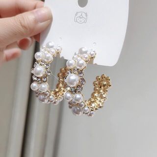 大ぶりリングピアス(^-^)パール　ゴールドピアス(ピアス)