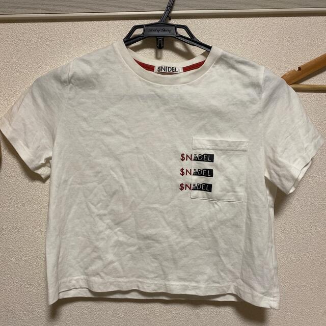 SNIDEL(スナイデル)のスナイデル　ロゴTシャツ　正規品　ホワイト レディースのトップス(Tシャツ(半袖/袖なし))の商品写真