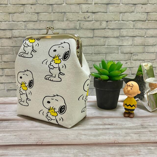 SNOOPY(スヌーピー)のhandmade★がまぐちポーチ (スヌーピー・ウッドストックとハグ) ハンドメイドのファッション小物(ポーチ)の商品写真