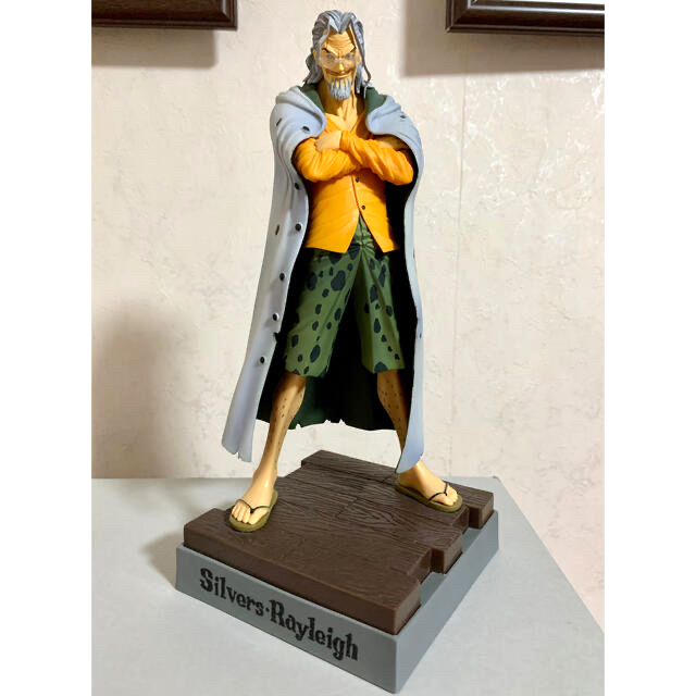 ONE PIECE(ワンピース)の【美品】ONE PIECE フィギュア シルバーズレイリー エンタメ/ホビーのおもちゃ/ぬいぐるみ(キャラクターグッズ)の商品写真