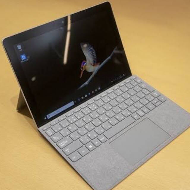 Microsoft(マイクロソフト)のサブにおすすめ！ surface go 定価9万 とてもコンパクト！マウス付き！ スマホ/家電/カメラのPC/タブレット(タブレット)の商品写真