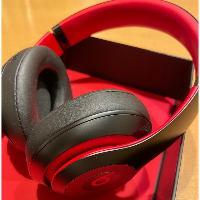 ヘッドバンドタイプ本体重量土日限定値下げ‼️Beats studio3 wirelessレッド