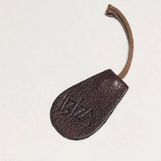 イビザ  バッグチャーム　茶Ｄ(バッグチャーム)