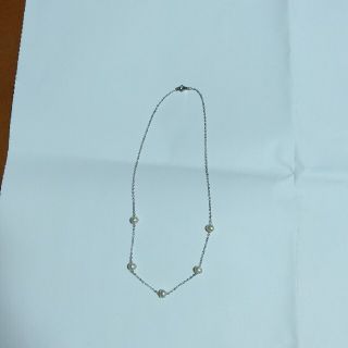 アイスブルーのネックレス 本革・三菱マテリアル(株)