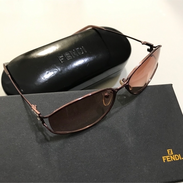 51%OFF!】 未使用 フェンディ サングラス rahathomedesign.com