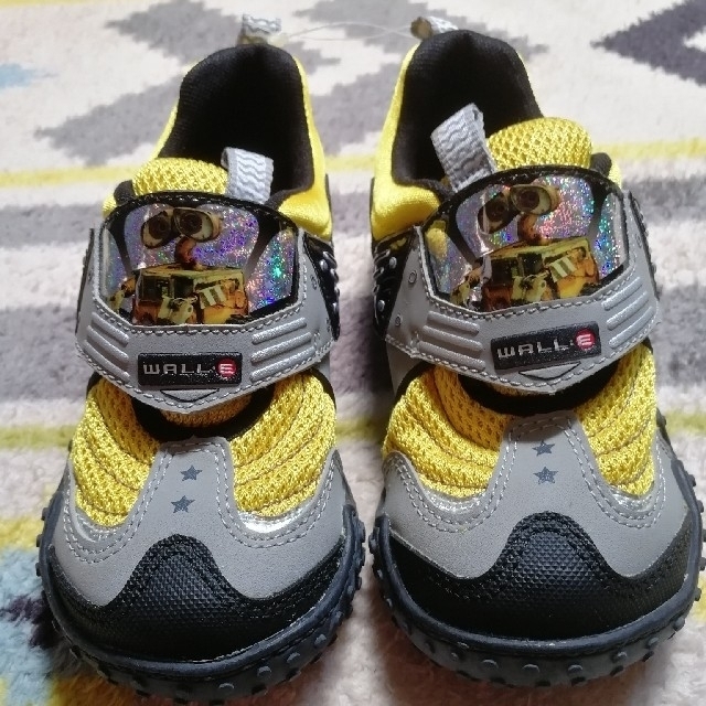 最終値下げ【新品】WALL・E 子供靴 16cm　キッズスニーカー キッズ/ベビー/マタニティのキッズ靴/シューズ(15cm~)(スニーカー)の商品写真