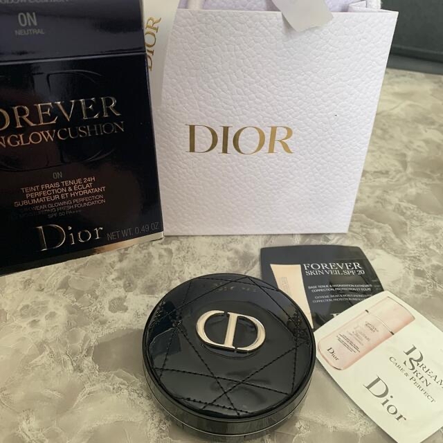Dior(ディオール)のDiorフォーエバースキングロウクッション　新品 コスメ/美容のベースメイク/化粧品(ファンデーション)の商品写真