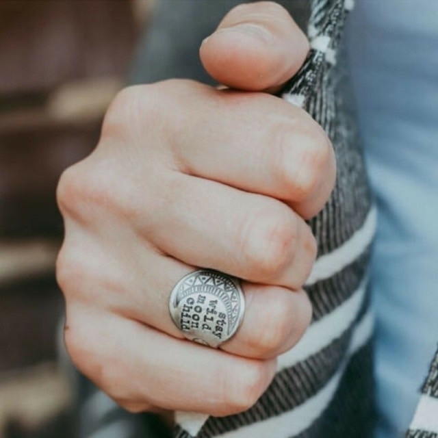 【SALE】リング メンズ シルバー ヴィンテージ 天使 月 指輪 20号 メンズのアクセサリー(リング(指輪))の商品写真