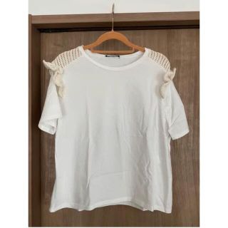 ザラ(ZARA)の【美品】ZARA トップス(カットソー(半袖/袖なし))