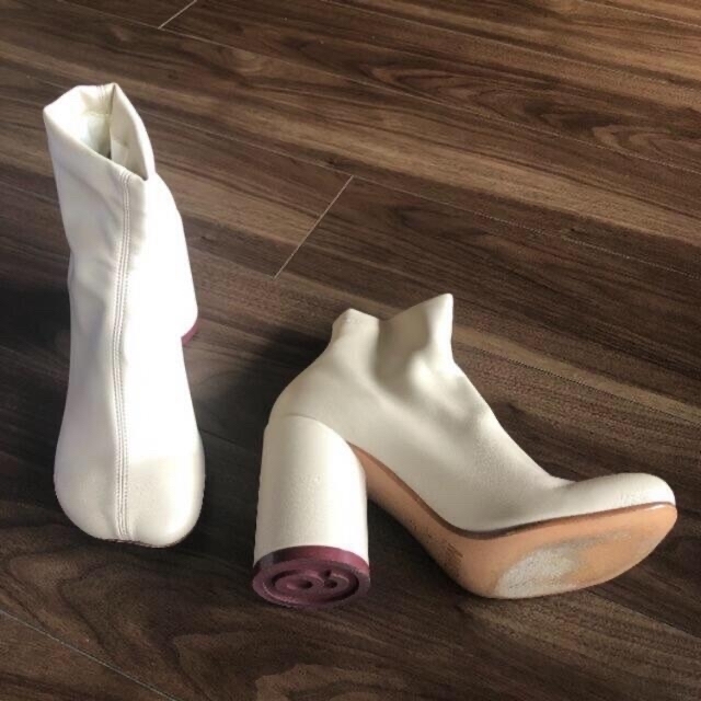 mm6 maison margiela ソックスブーツ ヌードカラー ブーツ