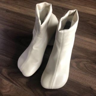 mm6 maison margiela ソックスブーツ ヌードカラー ブーツ