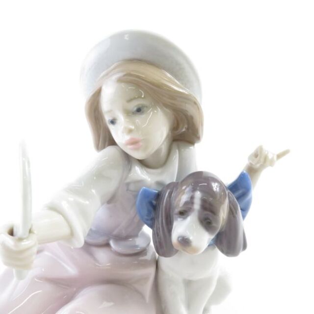 リヤドロ 5468 『おめかし』 フィギュリン人形 犬 少女 SC5075S リヤドロ 5468 『おめかし』 フィギュリン人形 犬 少女 SC5075S