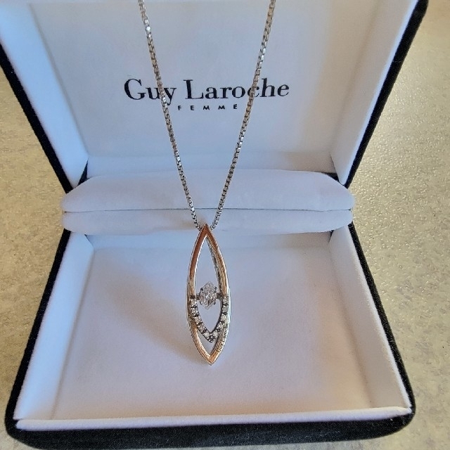 Guy Laroche(ギラロッシュ)のGuy Larocheギラロッシュダイヤモンド+キュービックジルコニアネックレス レディースのアクセサリー(ネックレス)の商品写真