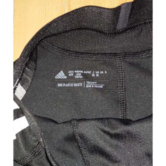 adidas(アディダス)のテックフィット スリーストライプス トレーニングショートタイツ メンズのレッグウェア(レギンス/スパッツ)の商品写真