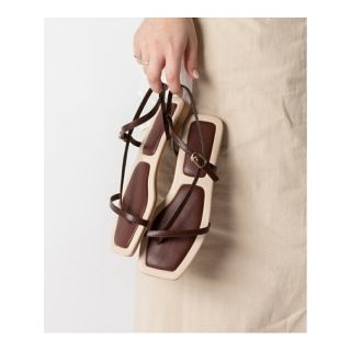 ランダ(RANDA)の【BROWN】RANDA/アシメトングストラップサンダル(その他)