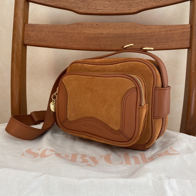 極美品 SEE BY CHLOE(シーバイクロエ) HANA カメラバッグ