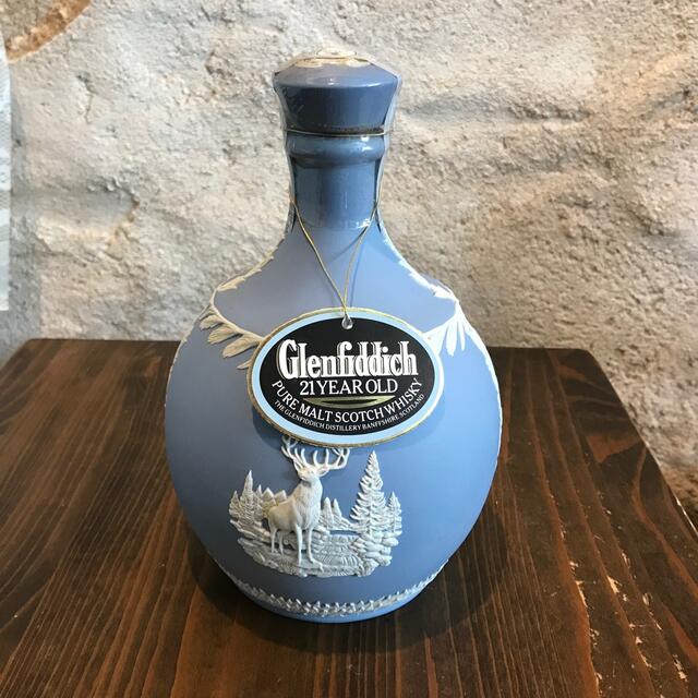 WEDGWOOD(ウェッジウッド)の 未開栓 Glenfiddich WEDGWOOD 21年  食品/飲料/酒の酒(ウイスキー)の商品写真