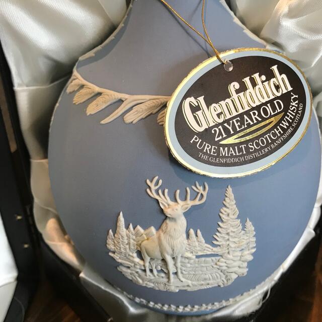 WEDGWOOD(ウェッジウッド)の 未開栓 Glenfiddich WEDGWOOD 21年  食品/飲料/酒の酒(ウイスキー)の商品写真