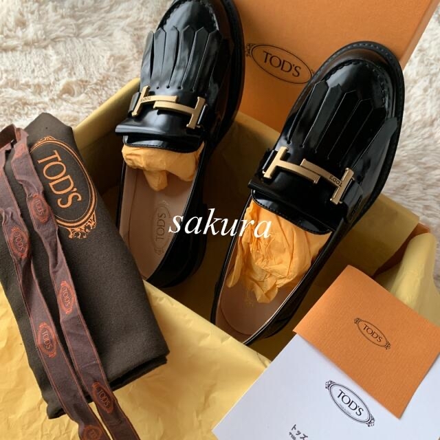 ◇トッズ TOD'Sエナメル ダブルT フラットシューズ ローファー