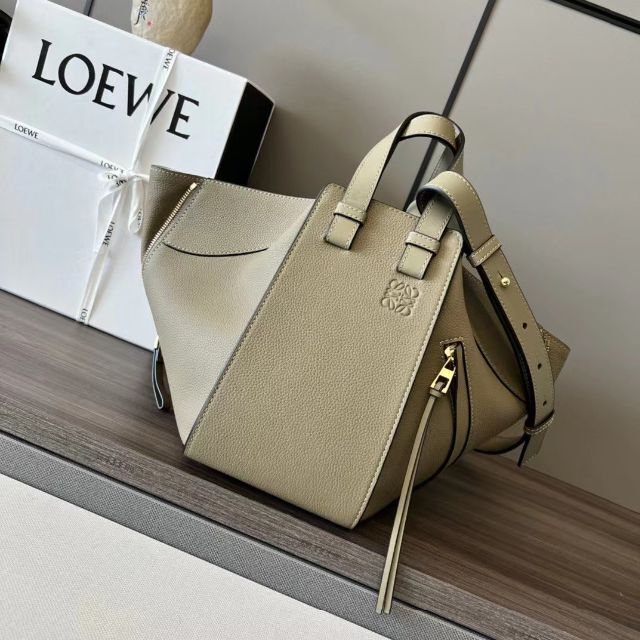 春先取りの LOEWE ハンモック 新品未使用 ロエベ - ハンドバッグ