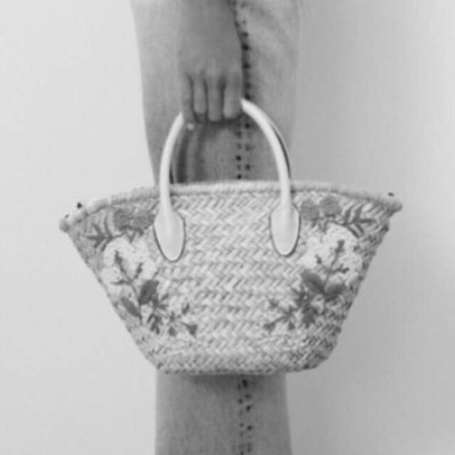 ZARA(ザラ)の新品✨刺繍入りラフィアトートバッグ レディースのバッグ(かごバッグ/ストローバッグ)の商品写真