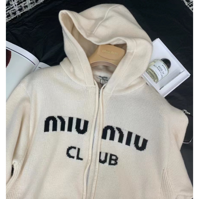 【高級感】MIUMIUロゴ ガバジン ジップアップ パーカー MIUMIU ミュウミュウ パーカー ジップパーカー フーディー