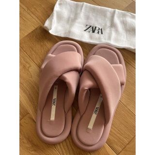 ザラ(ZARA)のZARA プラットフォームソール キルティング フラットサンダル 35(サンダル)