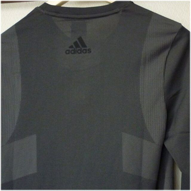 adidas(アディダス)のラスト1枚◆新品(M)アディダス黒テックフィットシームレスロンT/長袖Tシャツ メンズのトップス(Tシャツ/カットソー(七分/長袖))の商品写真