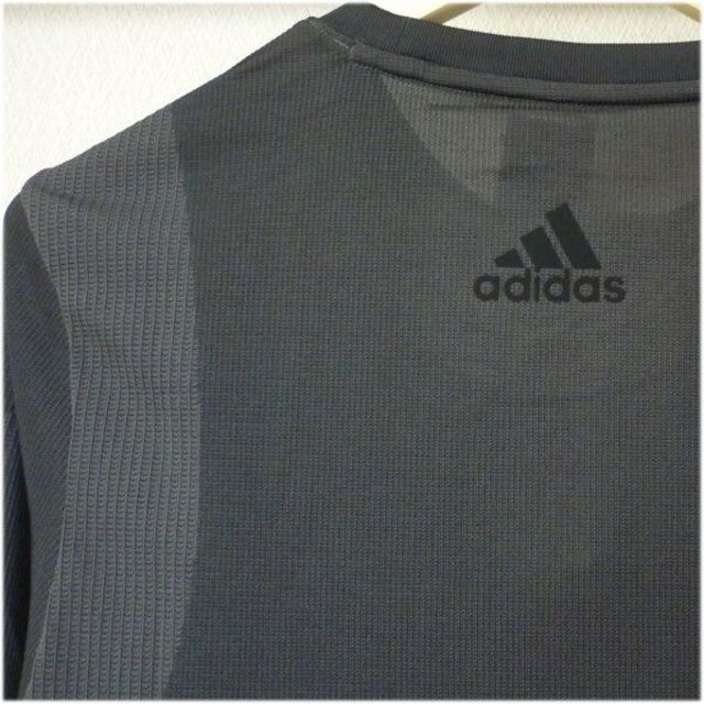 adidas(アディダス)のラスト1枚◆新品(M)アディダス黒テックフィットシームレスロンT/長袖Tシャツ メンズのトップス(Tシャツ/カットソー(七分/長袖))の商品写真