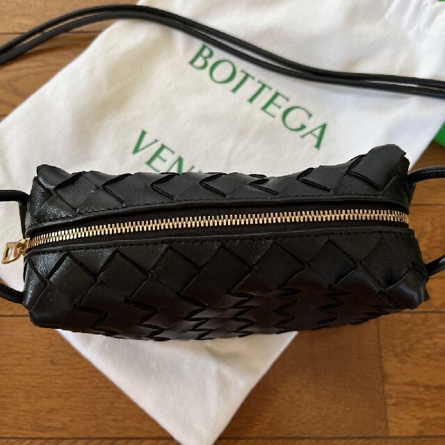 BOTTEGA VENETA ループ イントレチャートレザー 1