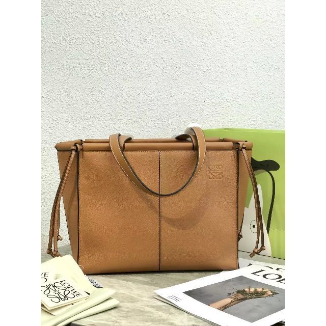 想像を超えての LOEWE バッグ LOEWE 最終価格‼️未使用品