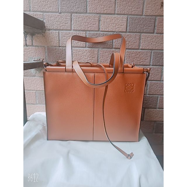 激安通販 LOEWE - ロエベLOEWE 新品クッショントートバッグスモール