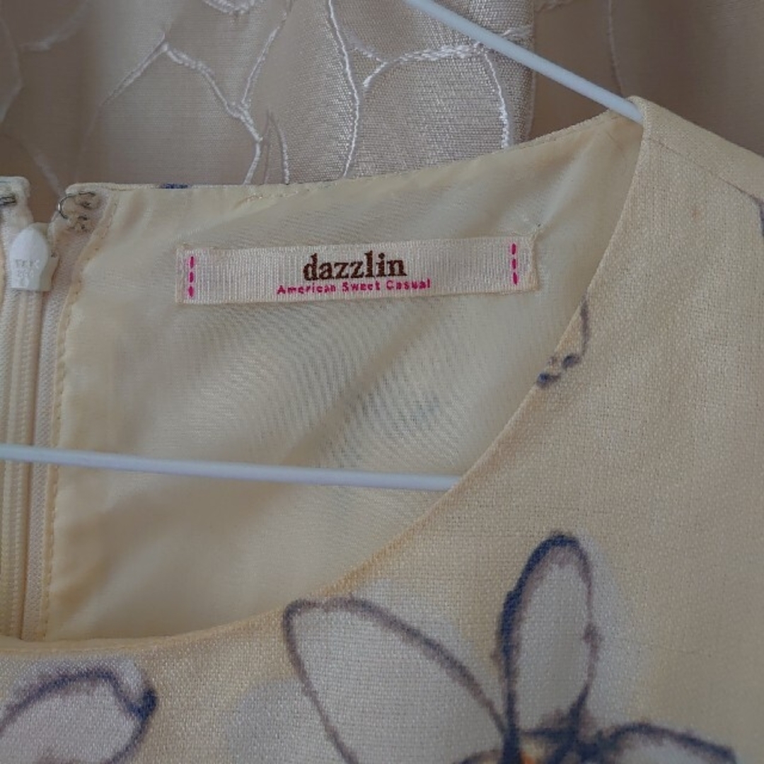 dazzlin(ダズリン)のdazzlinお花のワンピース レディースのワンピース(ミニワンピース)の商品写真