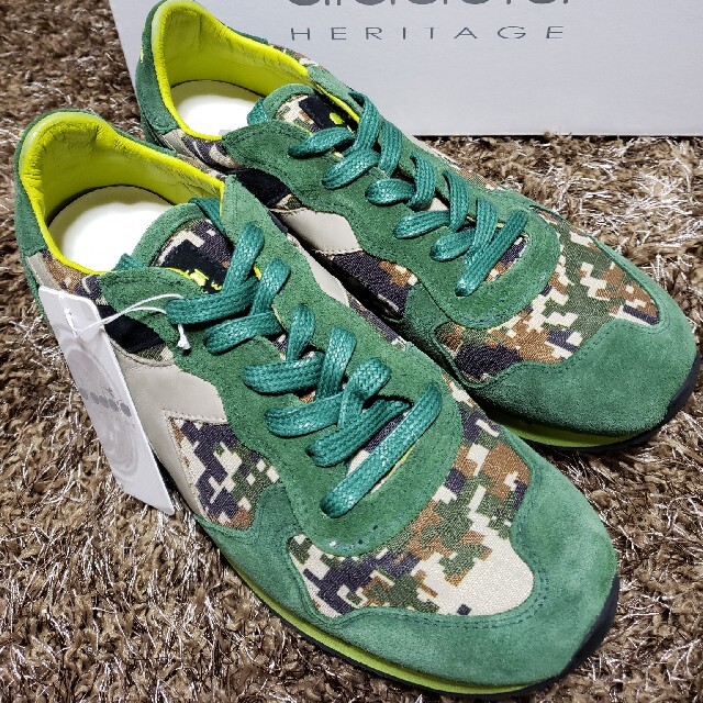 新品】定価2.6万diadora HERITAGE ディアドラ スニーカー