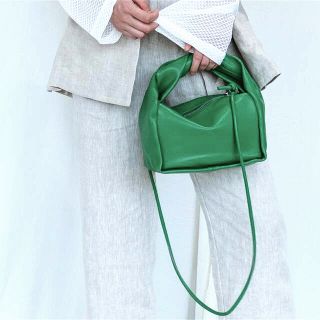 ザラ(ZARA)のchuclla チュクラ ツイストハンドル  2way バッグ タグ付き(ショルダーバッグ)