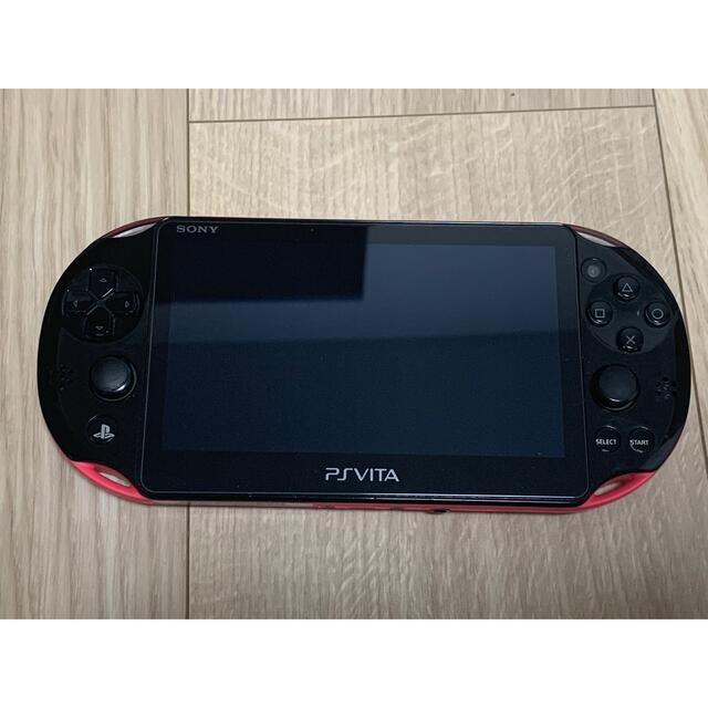 PlayStation Vita(プレイステーションヴィータ)のPS VITA本体　付属品　ソフト6本 エンタメ/ホビーのゲームソフト/ゲーム機本体(携帯用ゲーム機本体)の商品写真