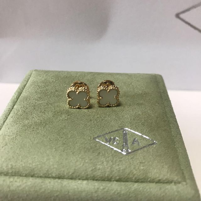 ヴァンクリーフ&アーペル スウィートアルハンブラ ピアス ヴァンクリーフ&アーペル スウィートアルハンブラ ピアス