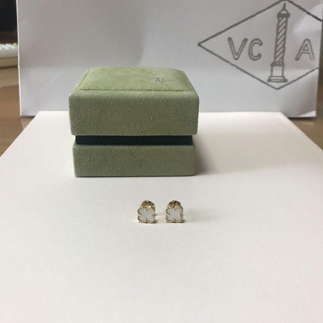 ヴァンクリーフ&アーペル スウィートアルハンブラ ピアス ヴァンクリーフ&アーペル スウィートアルハンブラ ピアス