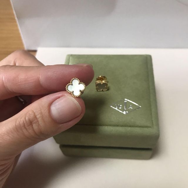 ヴァンクリーフ&アーペル スウィートアルハンブラ ピアス ヴァンクリーフ&アーペル スウィートアルハンブラ ピアス