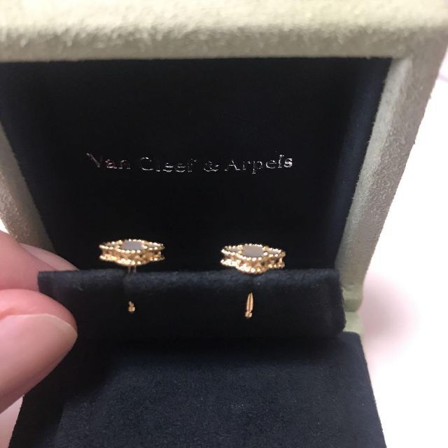 ヴァンクリーフ&アーペル スウィートアルハンブラ ピアス ヴァンクリーフ&アーペル スウィートアルハンブラ ピアス