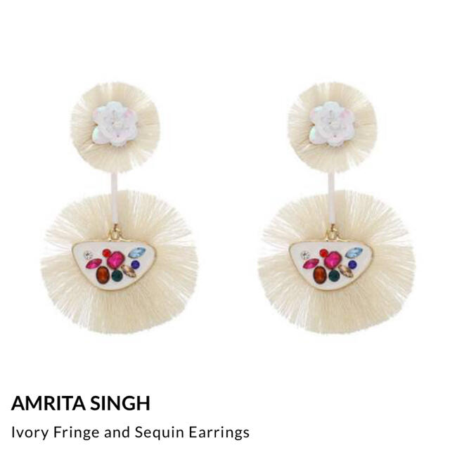 BARNEYS NEW YORK(バーニーズニューヨーク)の【値下げ！】AMRITA アイボリー　フリンジ　ピアス レディースのアクセサリー(ピアス)の商品写真