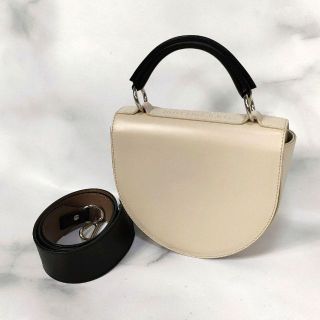 マリメッコ(marimekko)のマリメッコ　レザー　itta　2way　ハンドバッグ　ショルダーバッグ(ショルダーバッグ)