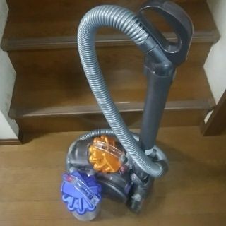 ダイソン(Dyson)のおひろ様専用　dyson DC26 TbH ツール2 カラー 決イエロー(掃除機)