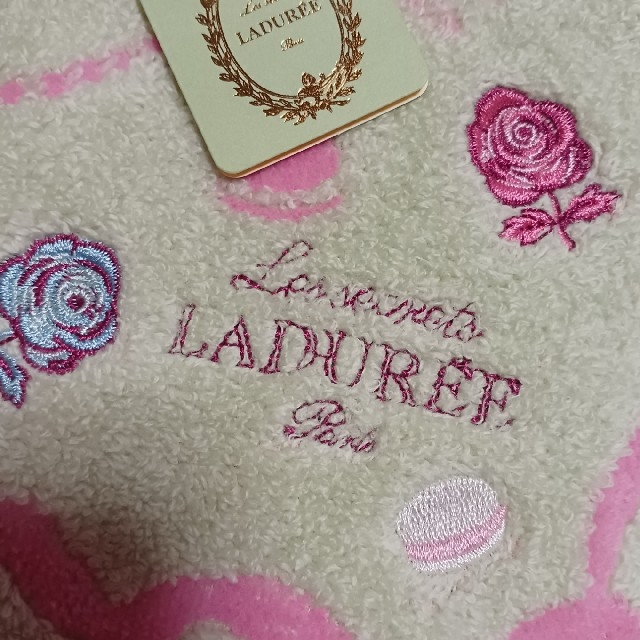LADUREE(ラデュレ)の値下げ📌ラデュレ☆大判タオルハンカチ🌹 レディースのファッション小物(ハンカチ)の商品写真